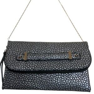 URBAN EXPRESSIONS Textured Snake-print Fold-over Crossbody Baguette Shoulder Bag